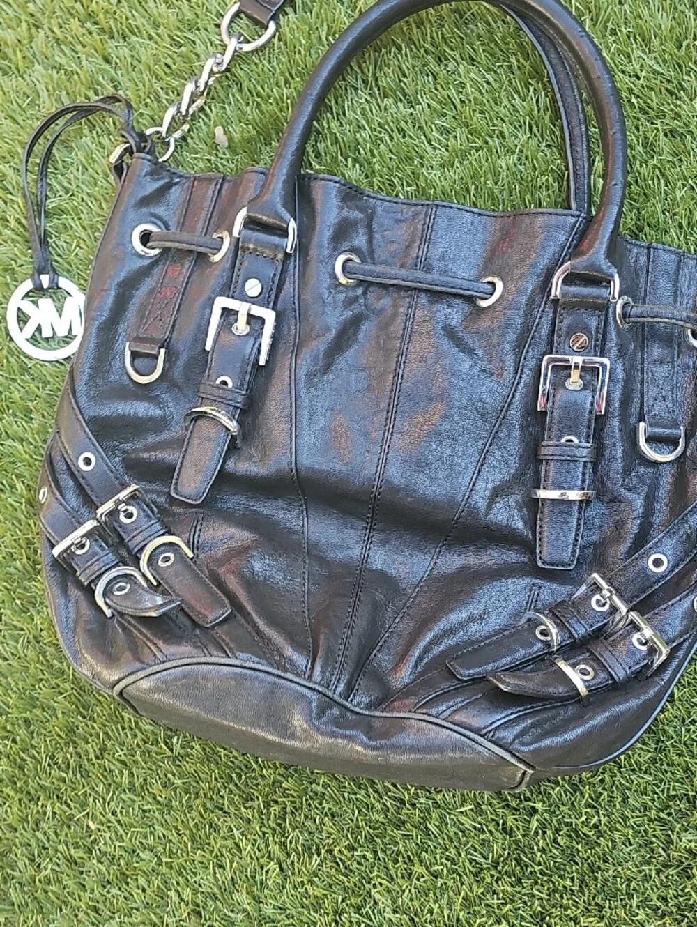 Michael Kors strap tote outfit